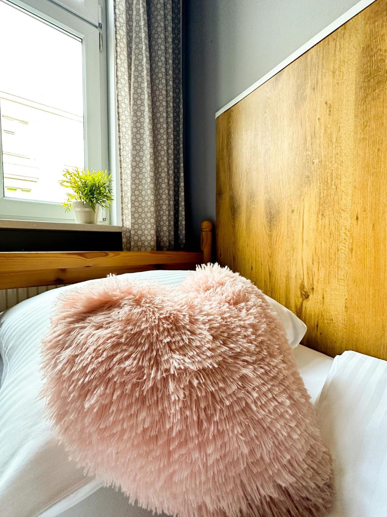 Explorer B&B Old Town Rooms & Apartment #Don'T Be A Tourist, Be An Explorer! ポズナン エクステリア 写真