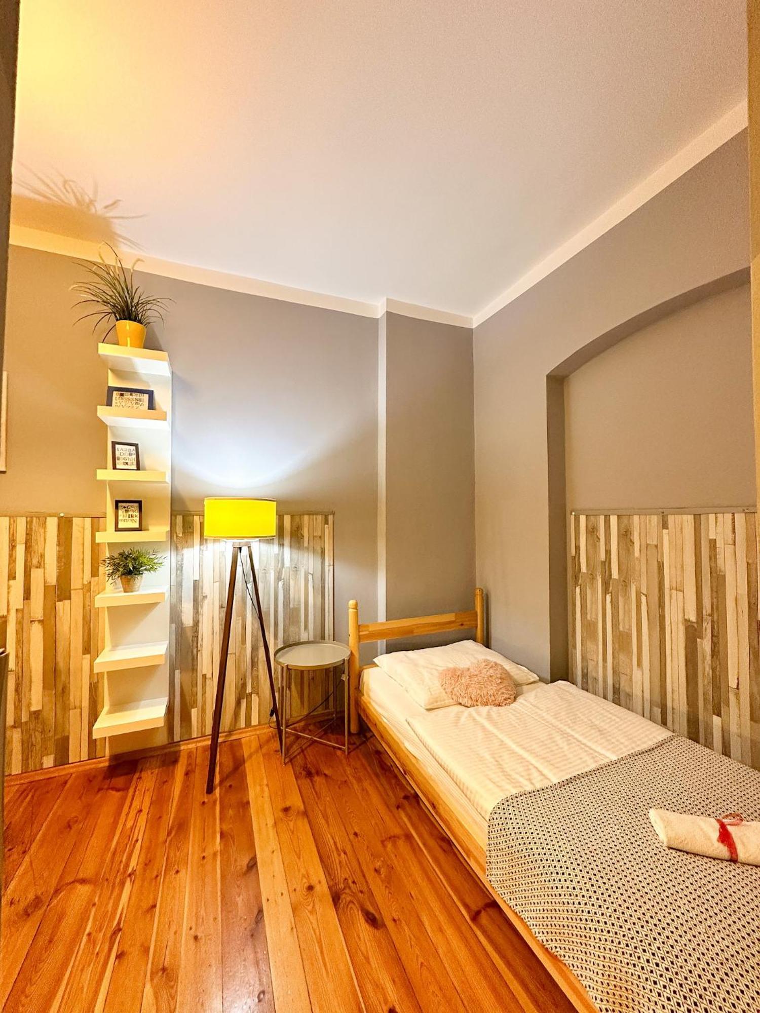 Explorer B&B Old Town Rooms & Apartment #Don'T Be A Tourist, Be An Explorer! ポズナン エクステリア 写真