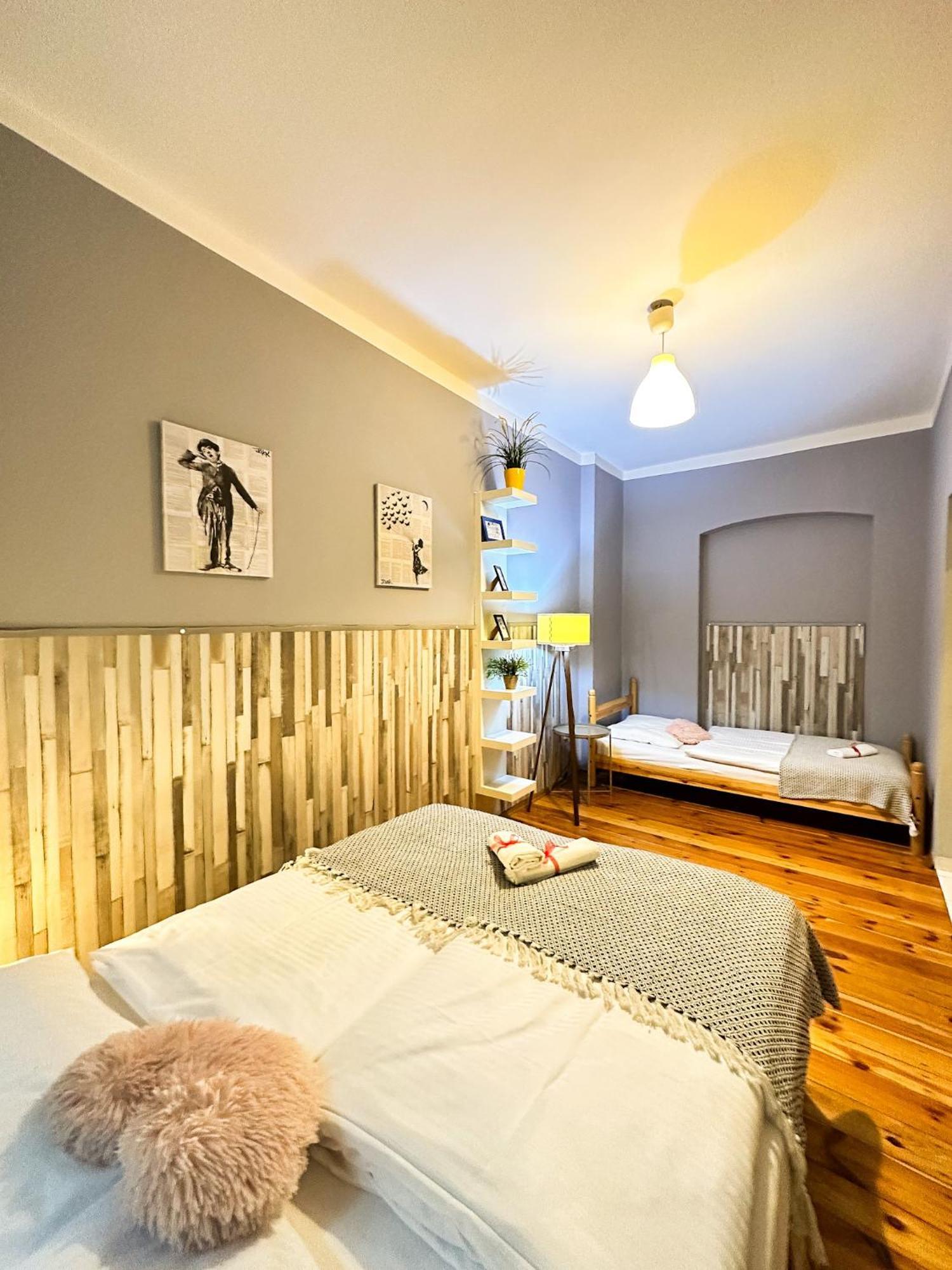 Explorer B&B Old Town Rooms & Apartment #Don'T Be A Tourist, Be An Explorer! ポズナン エクステリア 写真