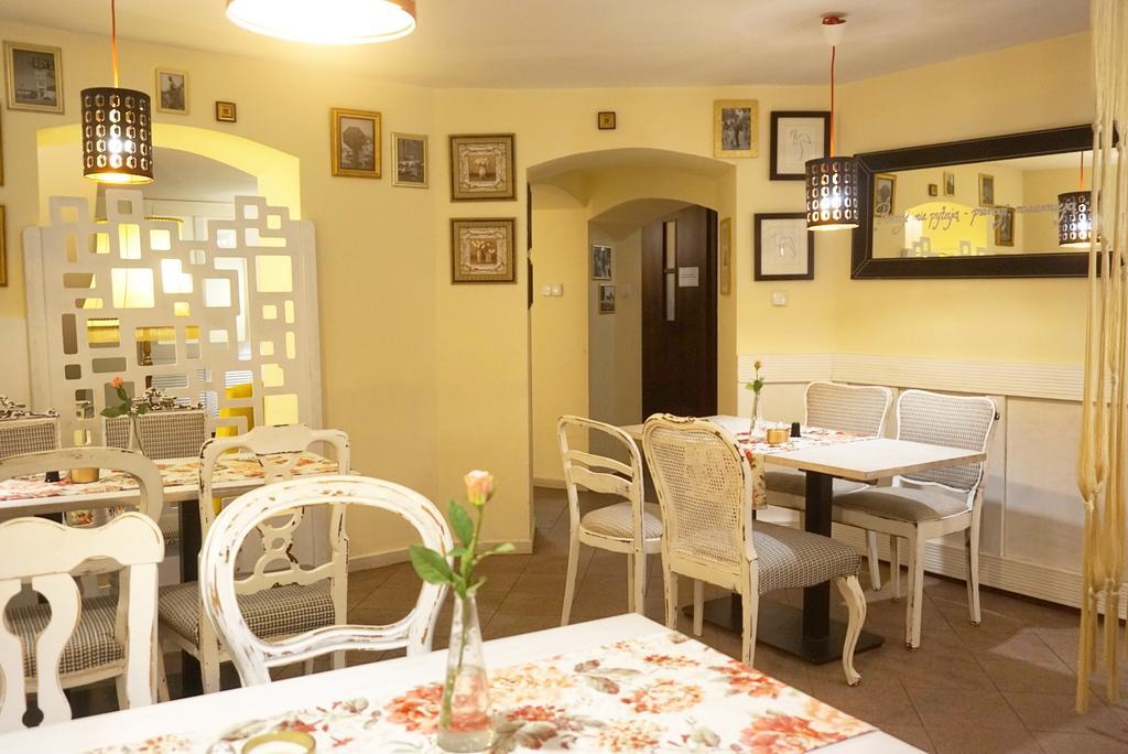 Explorer B&B Old Town Rooms & Apartment #Don'T Be A Tourist, Be An Explorer! ポズナン エクステリア 写真