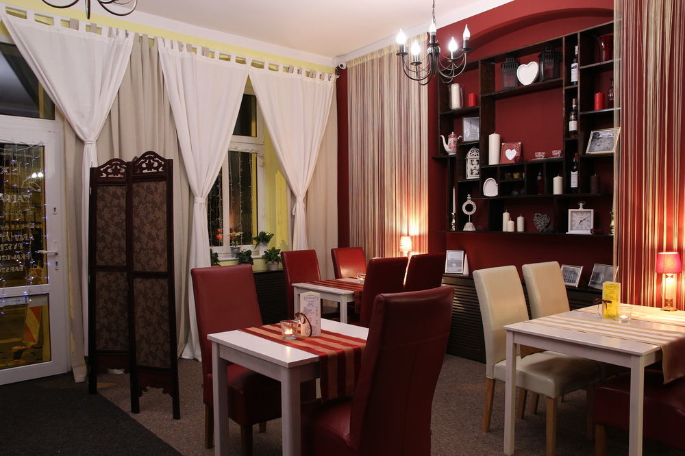Explorer B&B Old Town Rooms & Apartment #Don'T Be A Tourist, Be An Explorer! ポズナン エクステリア 写真