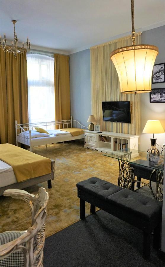 Explorer B&B Old Town Rooms & Apartment #Don'T Be A Tourist, Be An Explorer! ポズナン エクステリア 写真