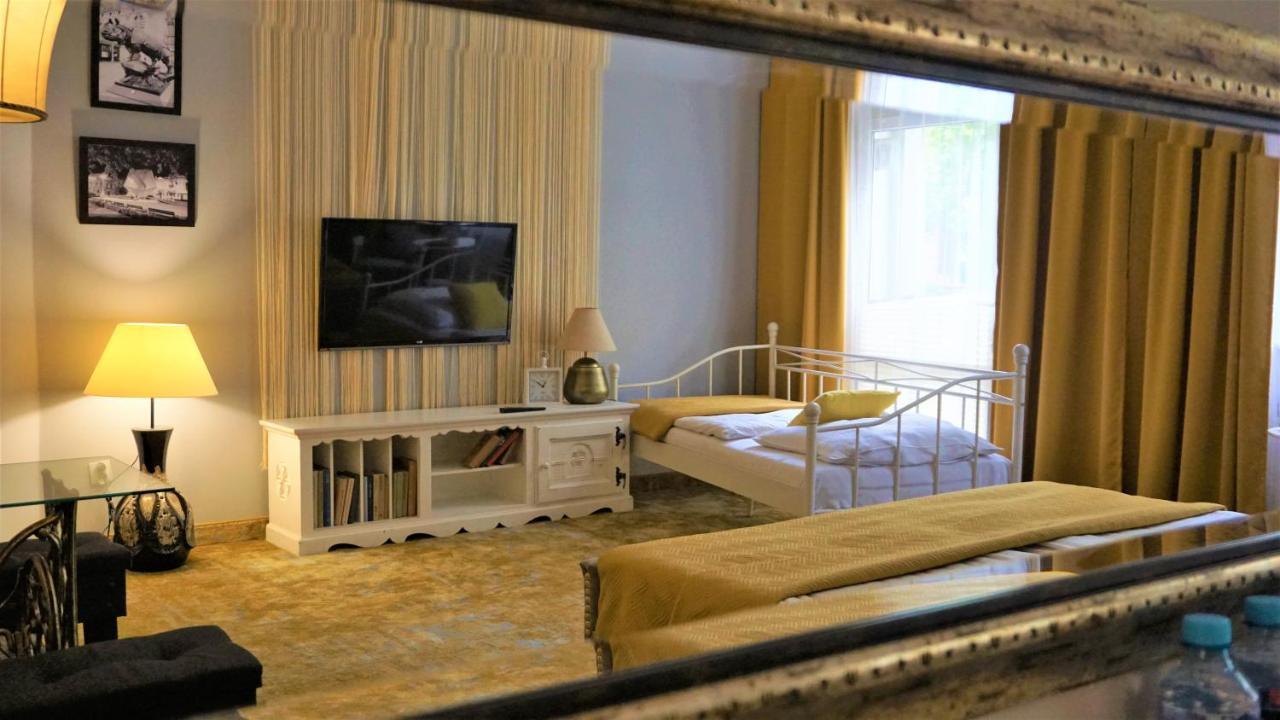 Explorer B&B Old Town Rooms & Apartment #Don'T Be A Tourist, Be An Explorer! ポズナン エクステリア 写真